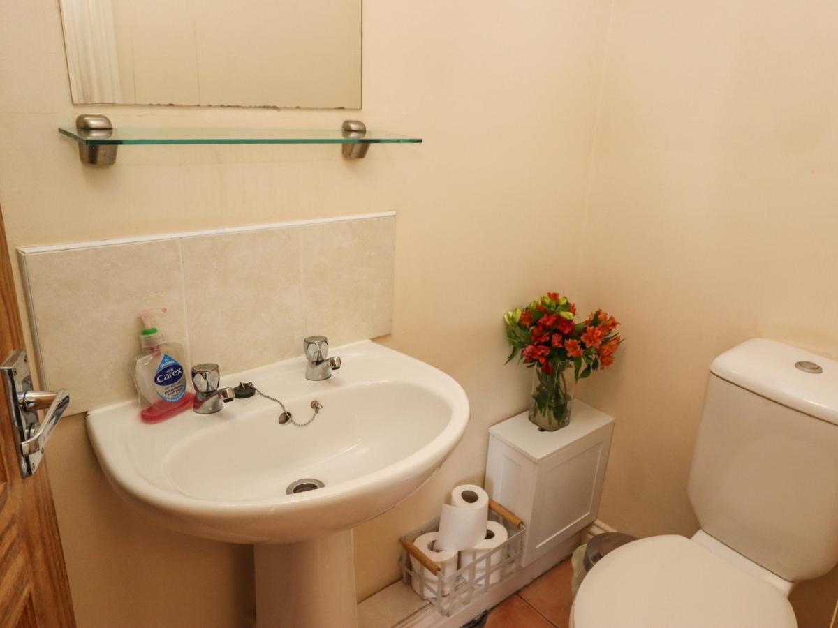 The Garden Apartment Вітбі Екстер'єр фото