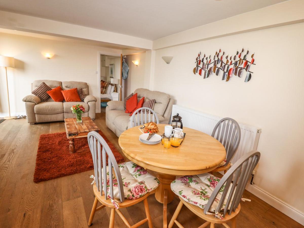 The Garden Apartment Вітбі Екстер'єр фото